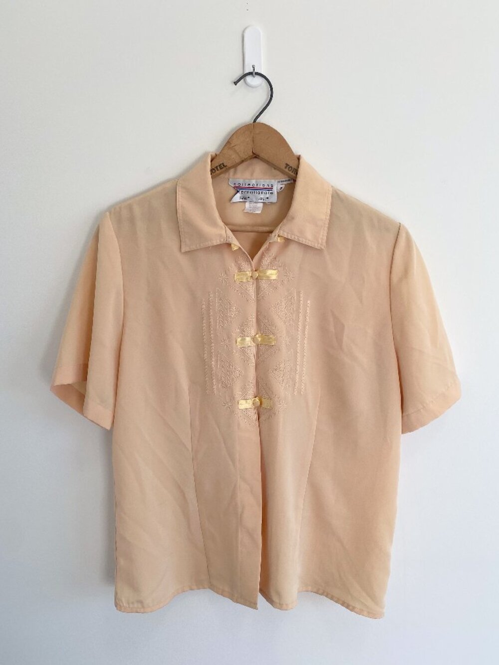 Vintage Butter Yellow Embroidered Short Sleeve Blouse / 90s